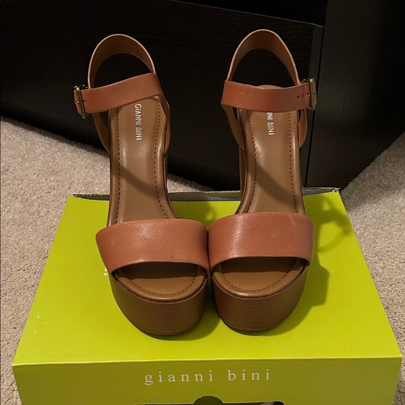 Gianni Bini Shoes - Gianni Bini Brown Platform Sandals